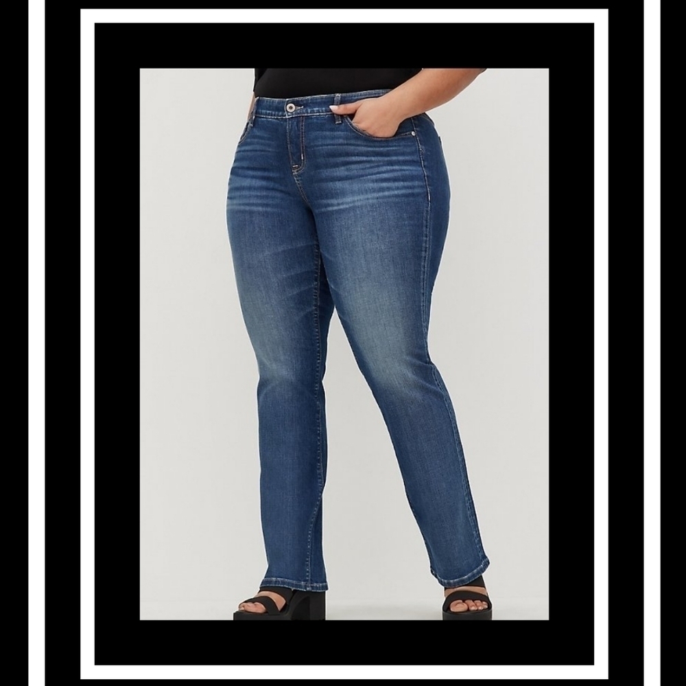 Torrid Mid Rise Stretch Bootcut Jeans size 22 Vintage Stretch Blue Jeans - Picture 3 of 9